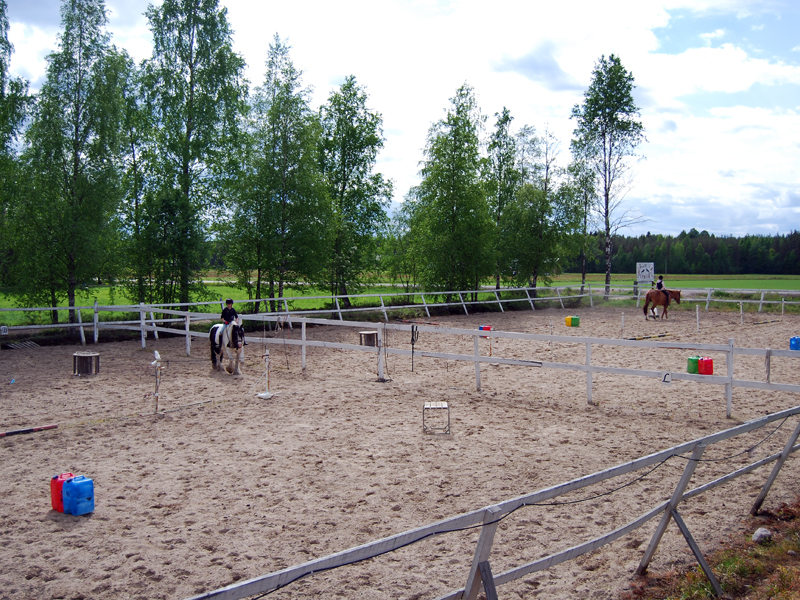 Ratsastuskentta